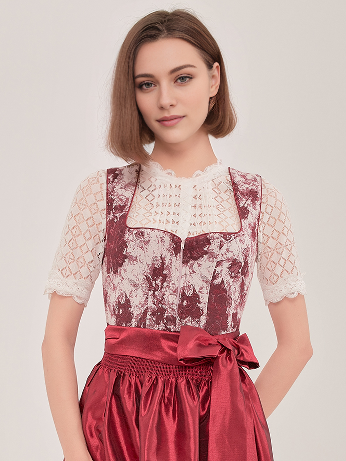 Dirndl mit großem Ausschnitt in Rot