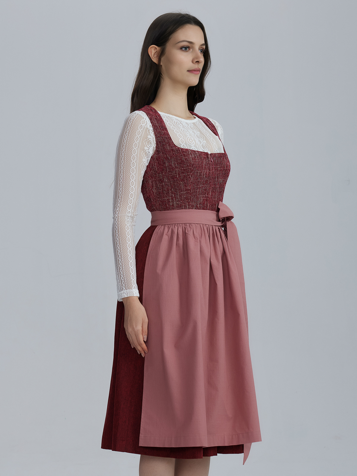 Stilvolles rotes Dirndl